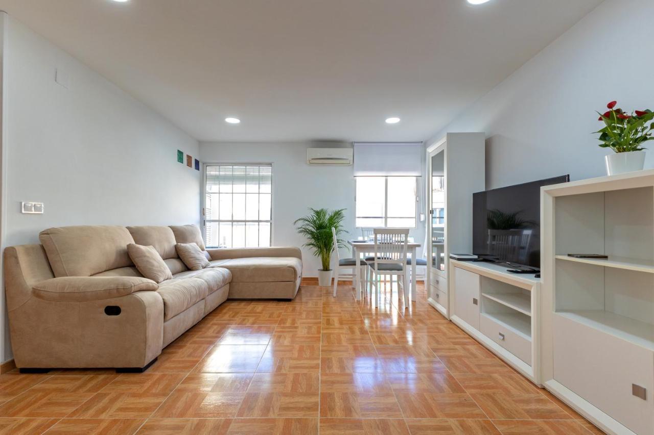 Charming 2 Bedroom Apartment At Triana Center By Oui Seville Exterior photo