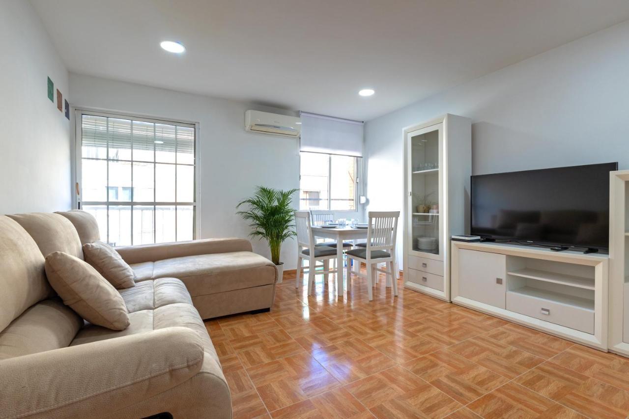Charming 2 Bedroom Apartment At Triana Center By Oui Seville Exterior photo