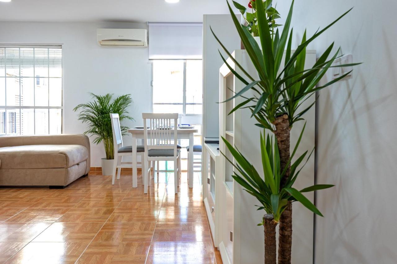Charming 2 Bedroom Apartment At Triana Center By Oui Seville Exterior photo