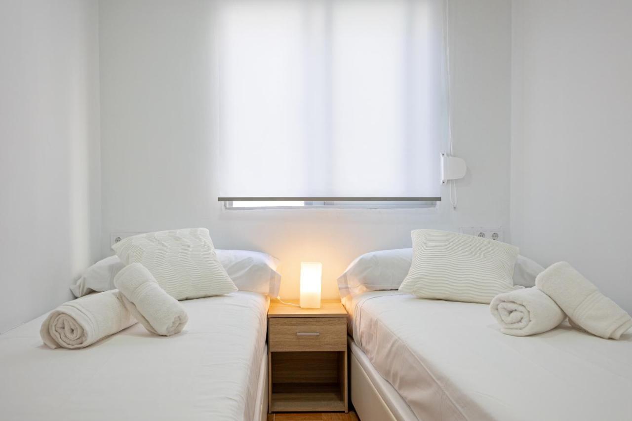 Charming 2 Bedroom Apartment At Triana Center By Oui Seville Exterior photo